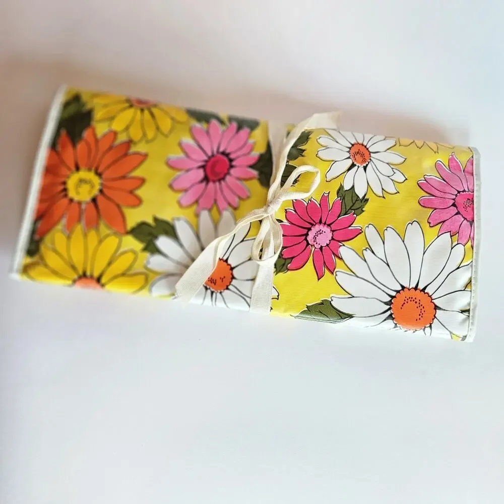 VTG Travel Lingerie Storage Bag Hosiery Pouch Nylon Mod Flowers Mid Century